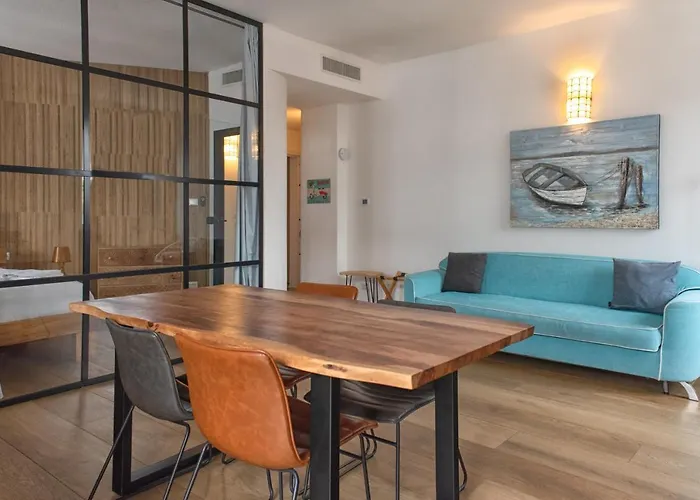 Luxury Flat By Central Station / Unique View
