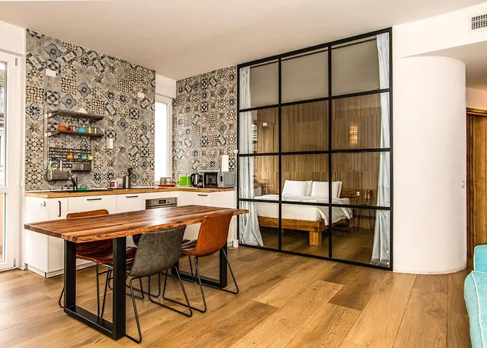 Luxury Flat By Central Station / Unique View