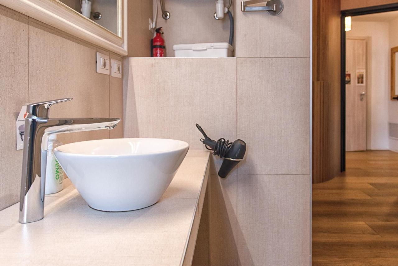 Apartment Luxury Flat By Station / Unique View Milan